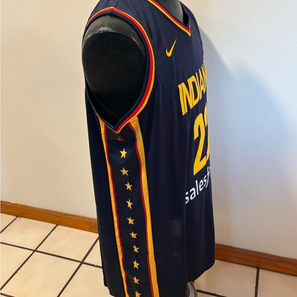 Indiana Fever WNBA Caitlin Clark Basketball Jersey # 22 , Unisex - Picture 8 of 16